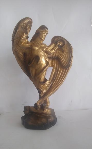 Escultura Deusa Lilith Imagem em Gesso 100% Dourada