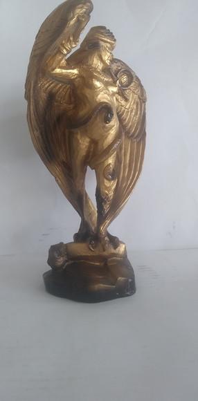 Escultura Deusa Lilith Imagem em Gesso 100% Dourada
