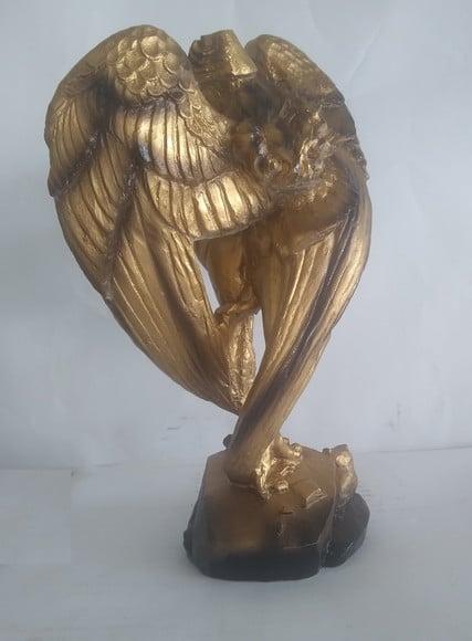 Escultura Deusa Lilith Imagem em Gesso 100% Dourada