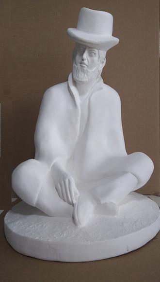 Escultura Exu Capa Preta Sentado com Cartola em Gesso Cru