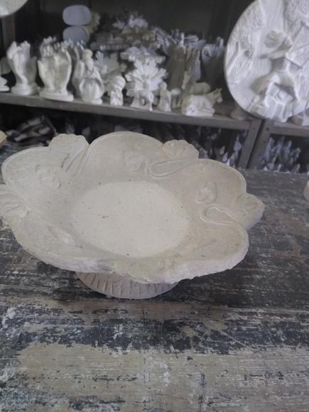 Escultura Floreira Veneza Cesto de Mesa Lindo c/ Vão no Meio