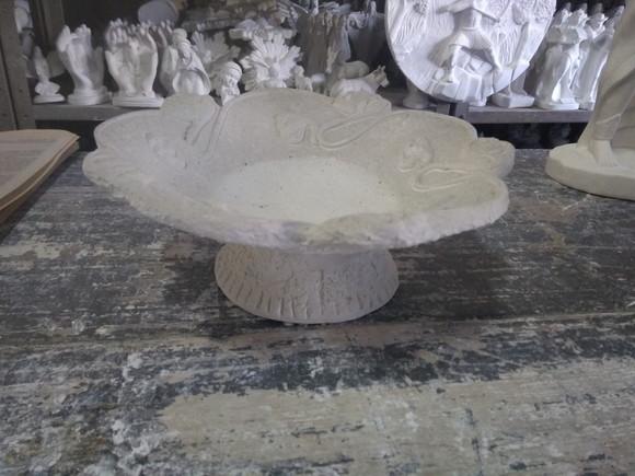 Escultura Floreira Veneza Cesto de Mesa Lindo c/ Vão no Meio