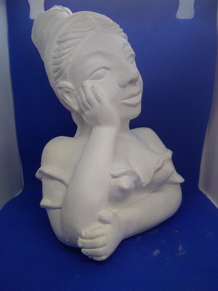 Escultura Namoradeira Dora Imagem em Gesso Cru para Pintar