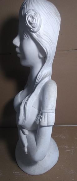 Escultura Namoradeira Luiza em Gesso Cru para Pintar