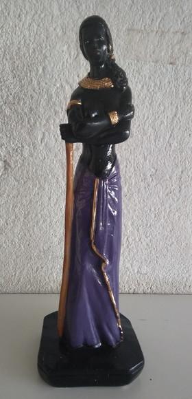 Escultura Pomba Gira Negra Imagem 100% em Gesso Puro
