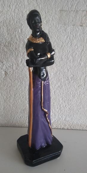 Escultura Pomba Gira Negra Imagem 100% em Gesso Puro
