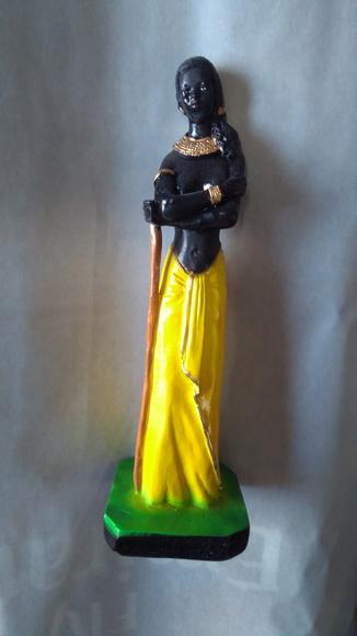 Escultura Pomba Gira Negra Imagem 100% em Gesso Puro