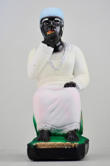 Escultura Preta Velha Mãe Benedita Imagem em Gesso Natural