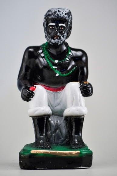 Escultura Preto Velho Pai Joaquim de Angola 100% em Gesso
