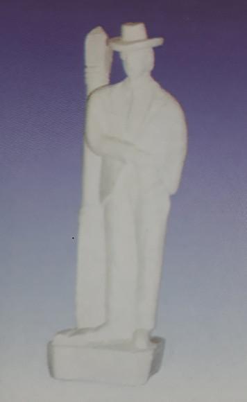 Escultura Zé Pelintra no Poste Imagem Malandro em Gesso Cru
