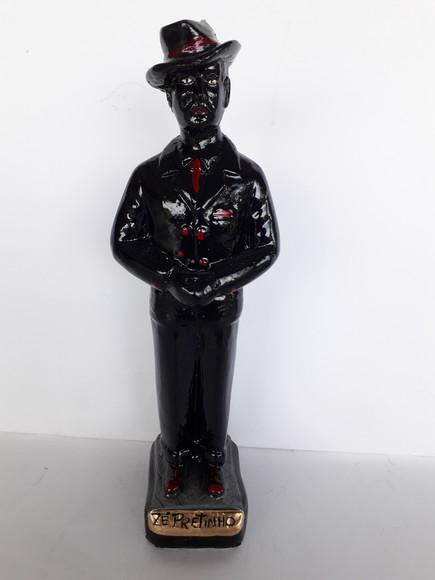 Escultura Zé Pretinho Imagem do Malandro Zé Pretinho Nova