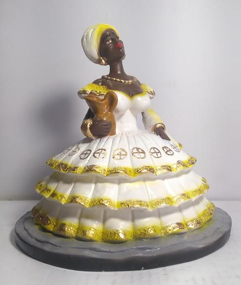 Imagem Baiana c/ Saia Rodada e Jarro Escultura Baiana Mestra