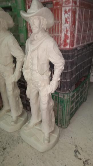 Imagem Baiano peão Boiadeiro escultura vaqueiro gesso cru