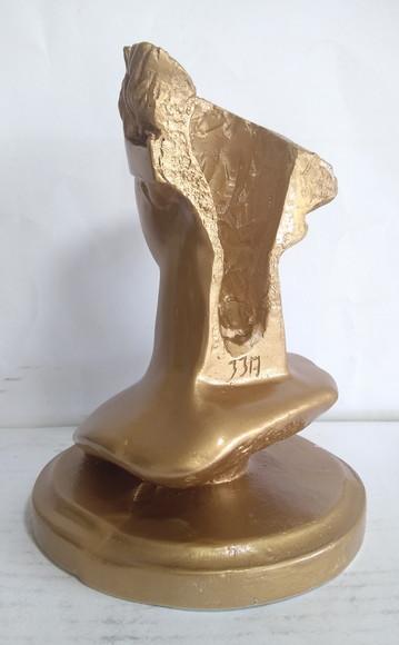 Imagem Busto Deusa da Justiça Escultura da Justiça Dourado