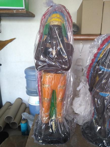 Imagem Caboclo Cacique em Pé Escultura Pode Ser Pena Branca