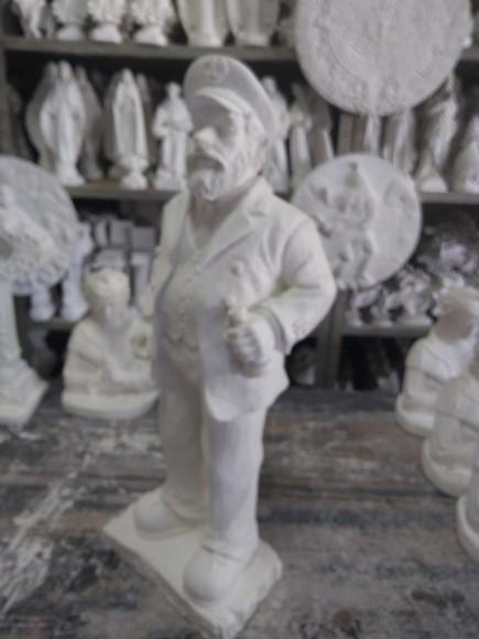 Imagem Capitão do Mar Escultura Marinheiro em Gesso Cru