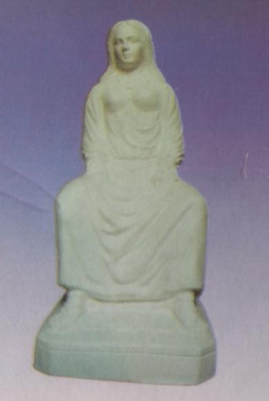 Imagem Cigana com Cartas Sentada Escultura em Gesso Cru