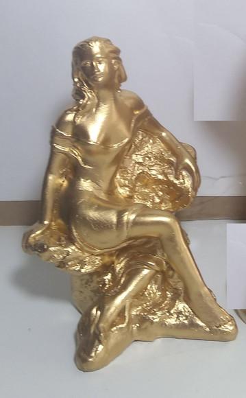 Imagem Cigana do Ouro Sentada Escultura em Gesso Natural