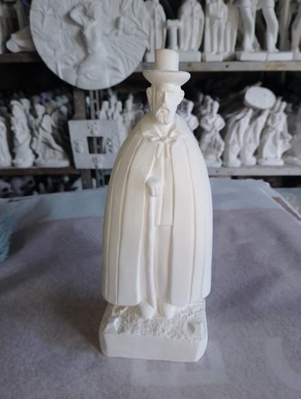 Imagem Exu Capa Preta das Encruzilhadas Escultura Gesso Cru