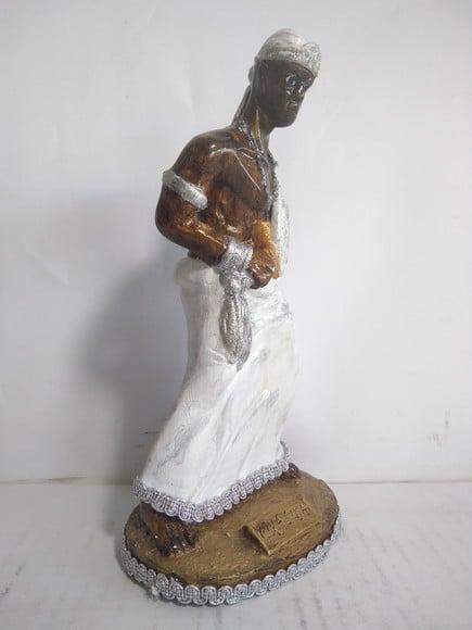 Imagem Oxaguiã Escultura Oxaguian Orixá Candomblé Africano