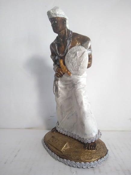 Imagem Oxaguiã Escultura Oxaguian Orixá Candomblé Africano