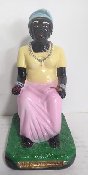 Imagem Preta Velha Vó Cambinda Escultura em Gesso Puro