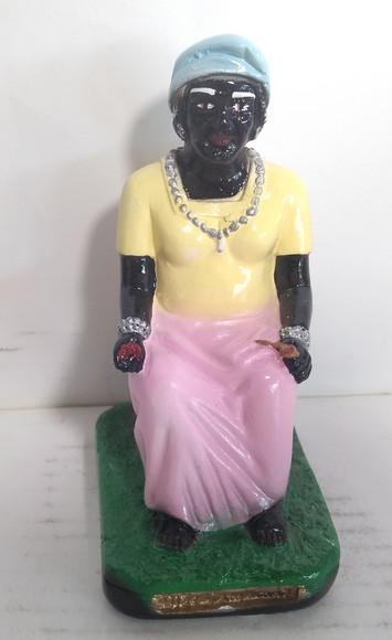 Imagem Preta Velha Vó Cambinda Escultura em Gesso Puro