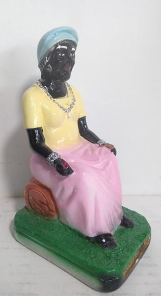 Imagem Preta Velha Vó Cambinda Escultura em Gesso Puro