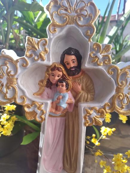 Imagem Sagrada Família Cruz Escultura com Pintura Especial