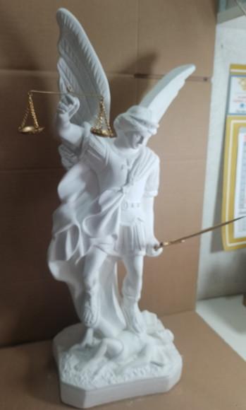 Imagem São Miguel Arcanjo 45 cm em Gesso Cru +balança Espada
