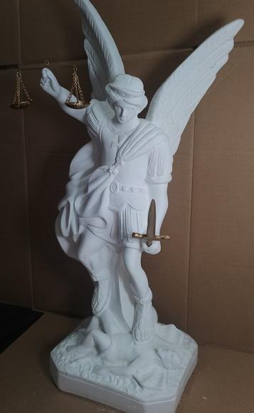 Imagem São Miguel Arcanjo 45 cm em Gesso Cru +balança Espada