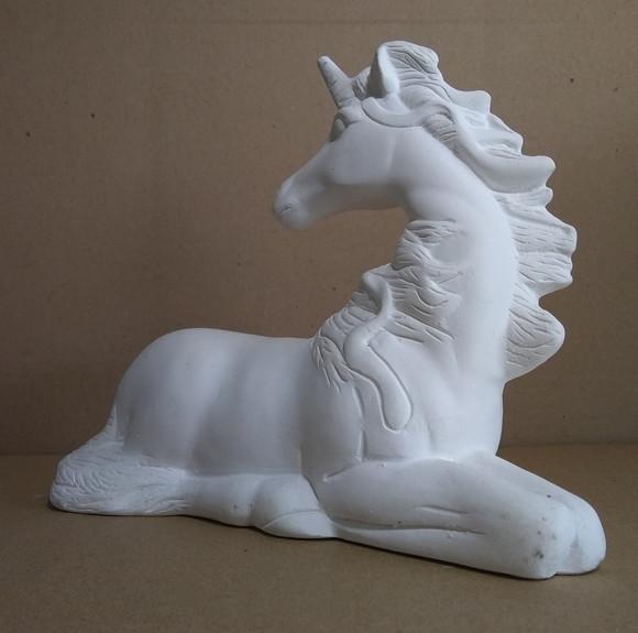 Imagem Unicórnio Sentado Escultura Cavalo Unicórnio Sentado