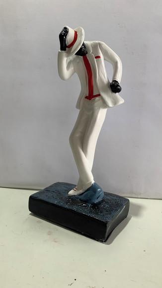 Imagem Zé Pelintra Dançando Escultura Zé Pelintra Malandro