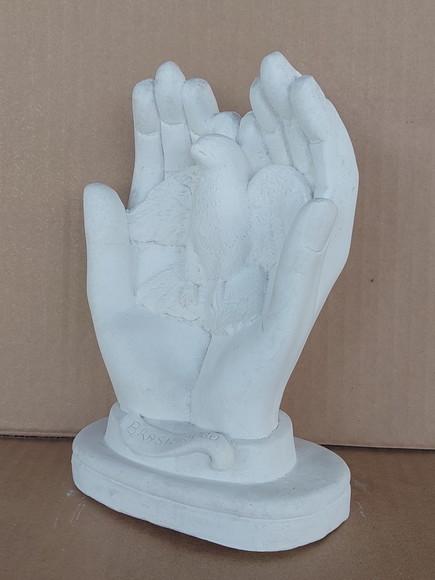 Mão da Paz Imagem Mão com Pomba da Paz Escultura Gesso Cru