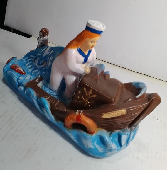 Marinheira Mariana com Barco Imagem Maria no Barco