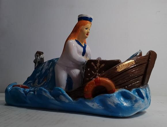 Marinheira Mariana com Barco Imagem Maria no Barco