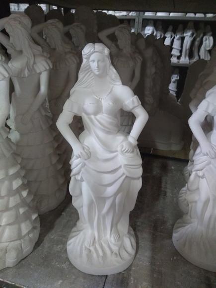 Pomba Gira Maria Mulambo Imagem Tata Mulambo em Gesso Cru