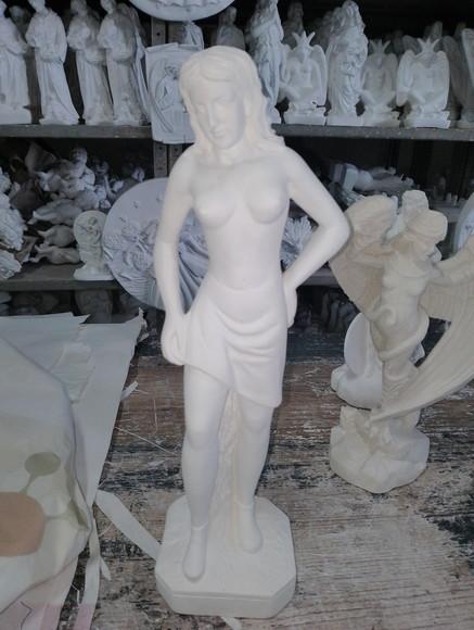 Pomba Gira Maria Padilha Imagem em Gesso Cru Maria Padilha