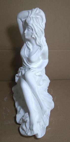 Pomba Gira Menina Sentada Imagem Mulher Deusa das Flores