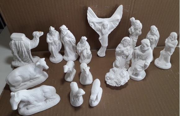 Presépio com 17 Peças Tamanho Variados de 5cm à 13 Gesso Cru