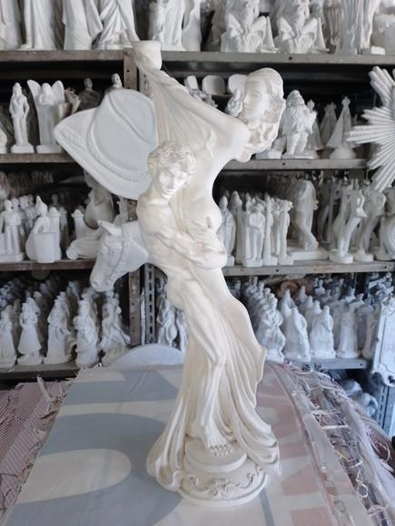 Romeu e Julieta Imagem Romeu Julieta Juntos Escultura 55cm