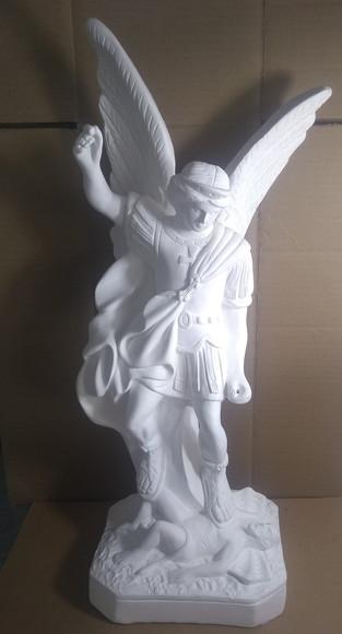São Miguel Arcanjo Imagem do Anjo Miguel em Gesso Cru