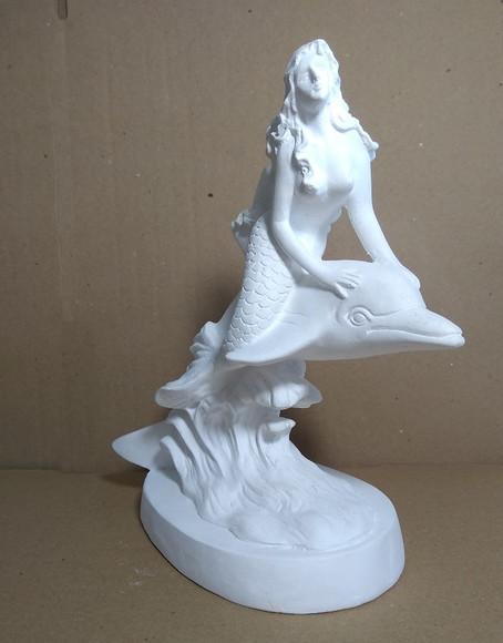 Sereia Imagem Sereia Janaina no Golfinho em Gesso Cru