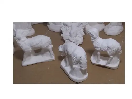 1 Camelo 1 Burro 1 Vaca 3 Ovelhas 1 Pastor Peças Presépio 2