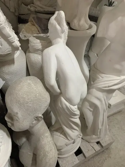 Banhista Imagem Grande Pomba Gira da Praia em Gesso Cru 67c