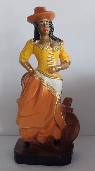 Boiadeira Imagem Baiana Boiadeira Vaqueira em Pé com Laço
