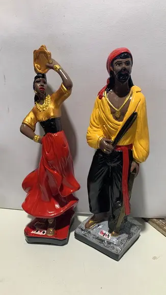 Casal de Ciganos Cigana do Pandeiro + Cigano do Violino