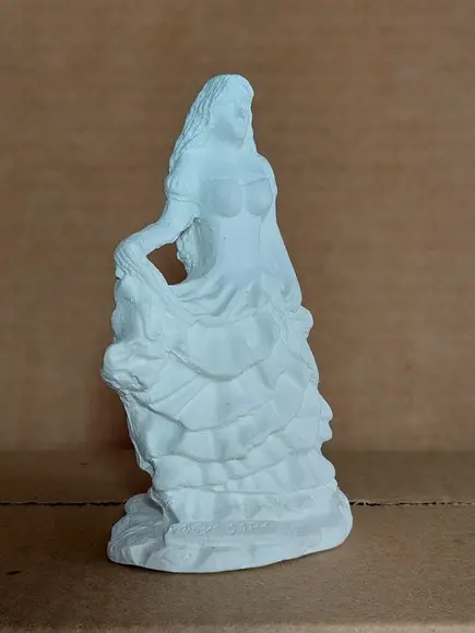 Cigana Imagem em Gesso Cru para Batismo de Bolso 10cm