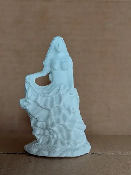 Cigana Imagem em Gesso Cru para Batismo de Bolso 10cm