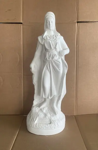 Cigana sem Nome para Batismo Imagem em Gesso Cru